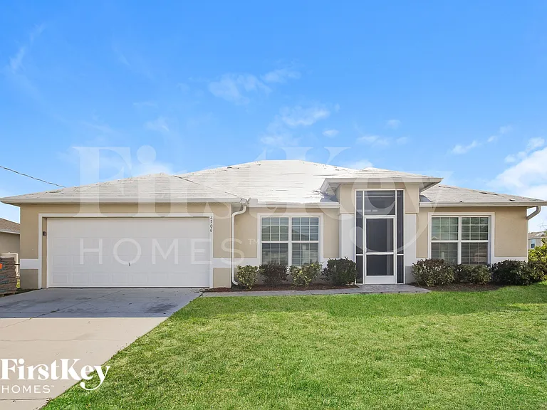 2506 NE 6th Pl — Photo 1