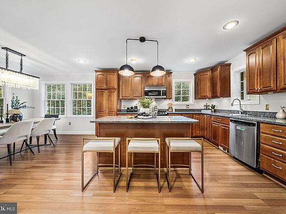 2nd image of 4923 34th Rd N