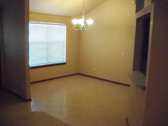 4th image of 609 SW 155th Pl