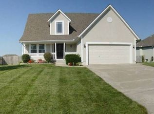 4408 SW Briarbrook Dr, Lees Summit, MO 64082