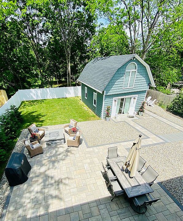 New patio & cabana house