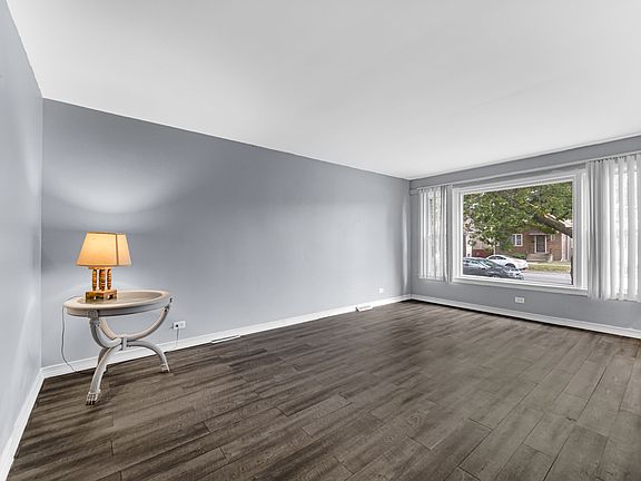 5th image of 10708 S Avenue O