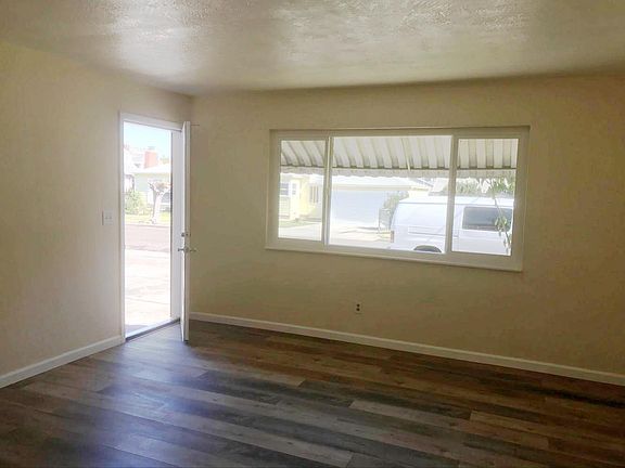 4th image of 2615 Buena Vista Ave