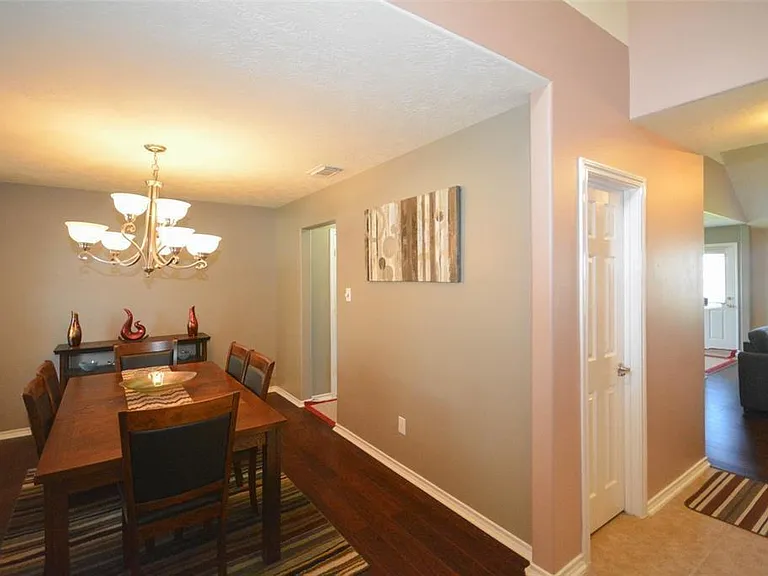 3008 Middletrace Ln — Photo 4