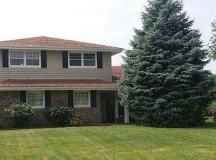 21789 W Birchwood Dr, Lannon, WI