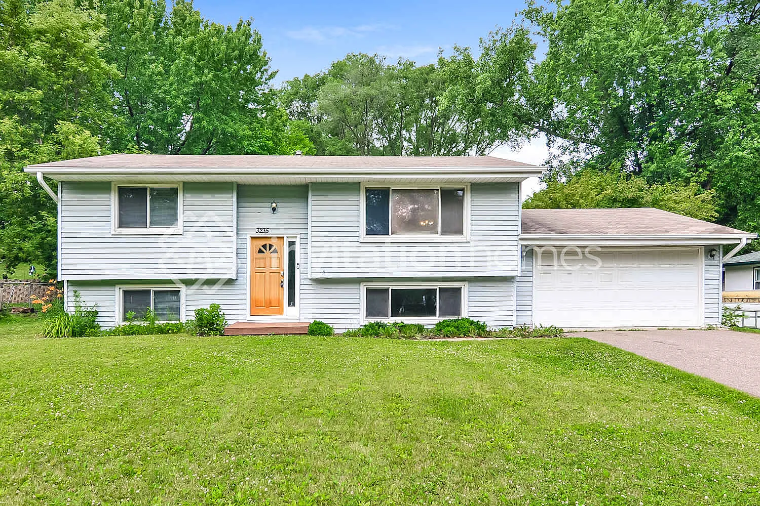3235 Random Rd Eagan, MN 55121 — Photo 1