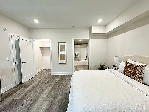The SECRET in K-Town Luxury Apartments — Photo 27