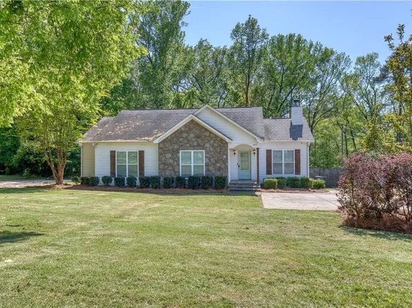 3407 Summerville Rd, Phenix City, AL 36867