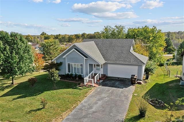 1st image of 116 Castlewood Dr