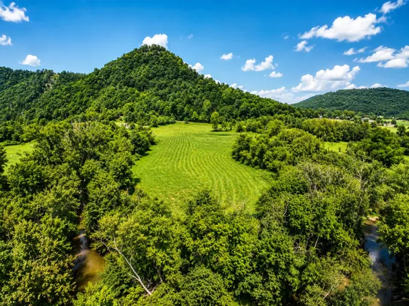 2924 Red Lick Rd, Irvine, KY 40336