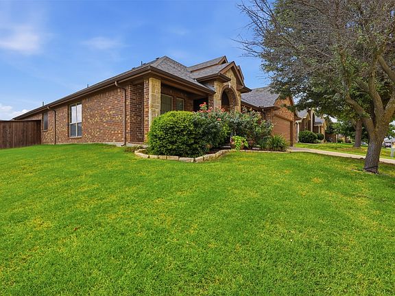 3rd image of 1608 Salado Trl