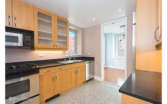 Sold by Douglas Elliman | media 17