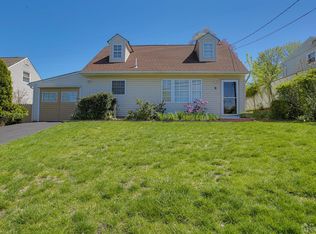 6 Cedar Ter, Parlin, NJ 08859