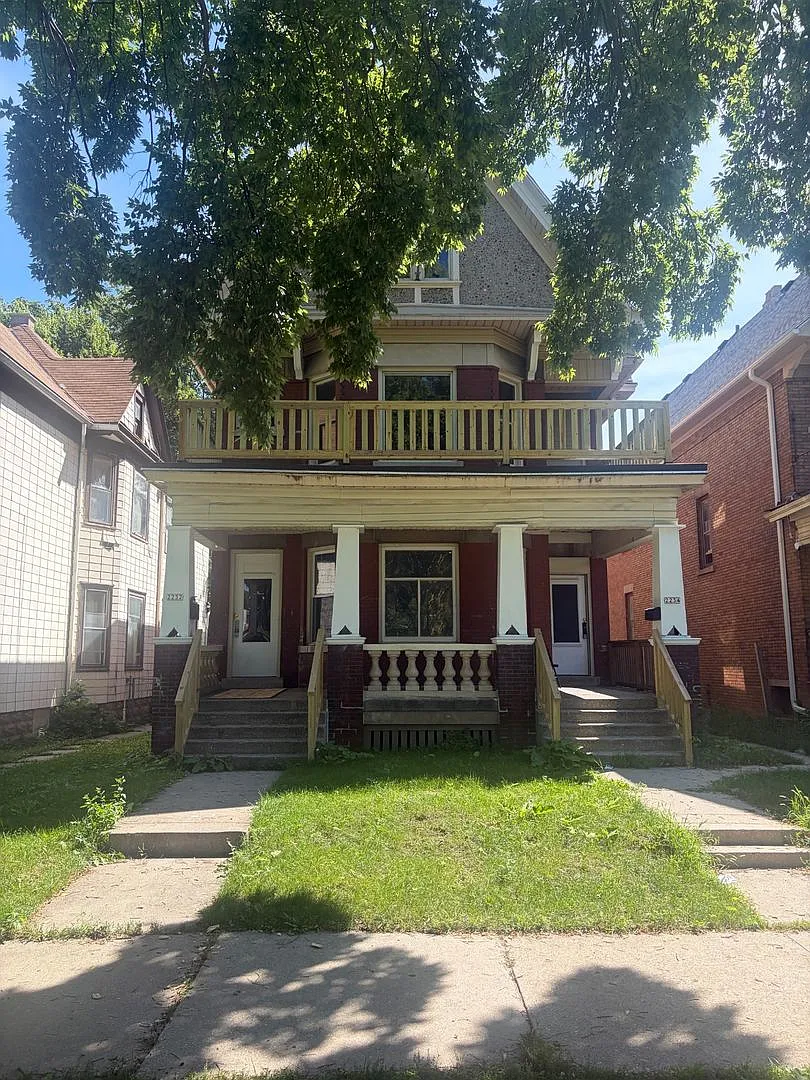 2232 S 7th st — Photo 1
