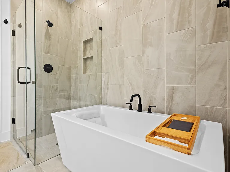 1825 Rough Ridge Trl — Photo 21