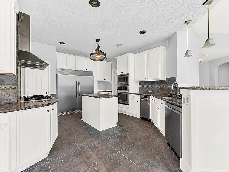 1413 Westmont Dr — Photo 13