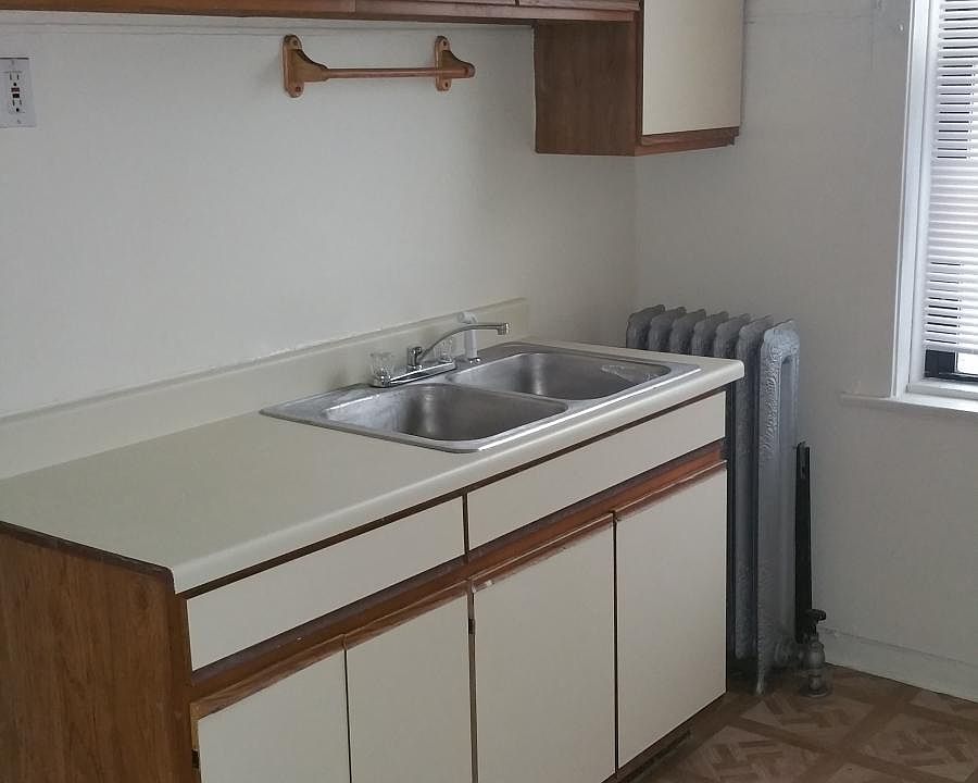 2nd image of 72 E 49th St #3