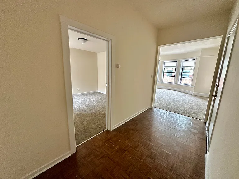 1008 W Argyle St #3E — Photo 5