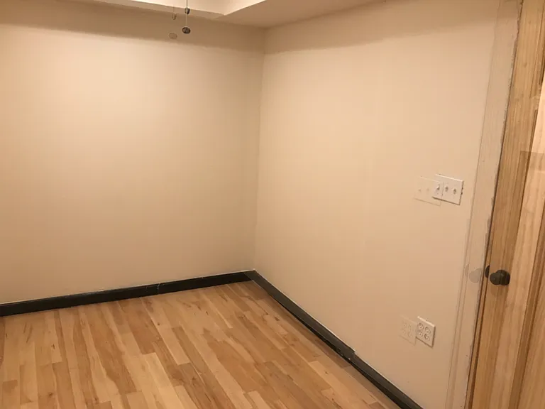 9616 S Exchange Ave #1R — Photo 13