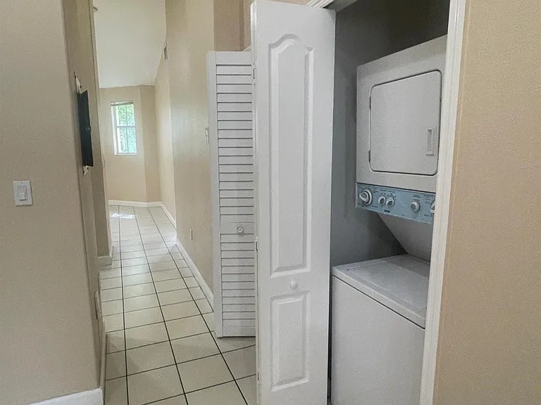 2903 SE 17th Ave #211 — Photo 15
