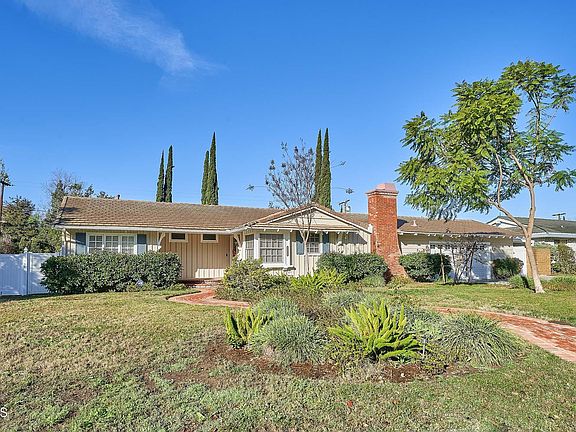 3rd image of 9829 Etiwanda Ave