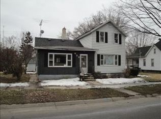 622 W Cook St, Portage, WI 53901