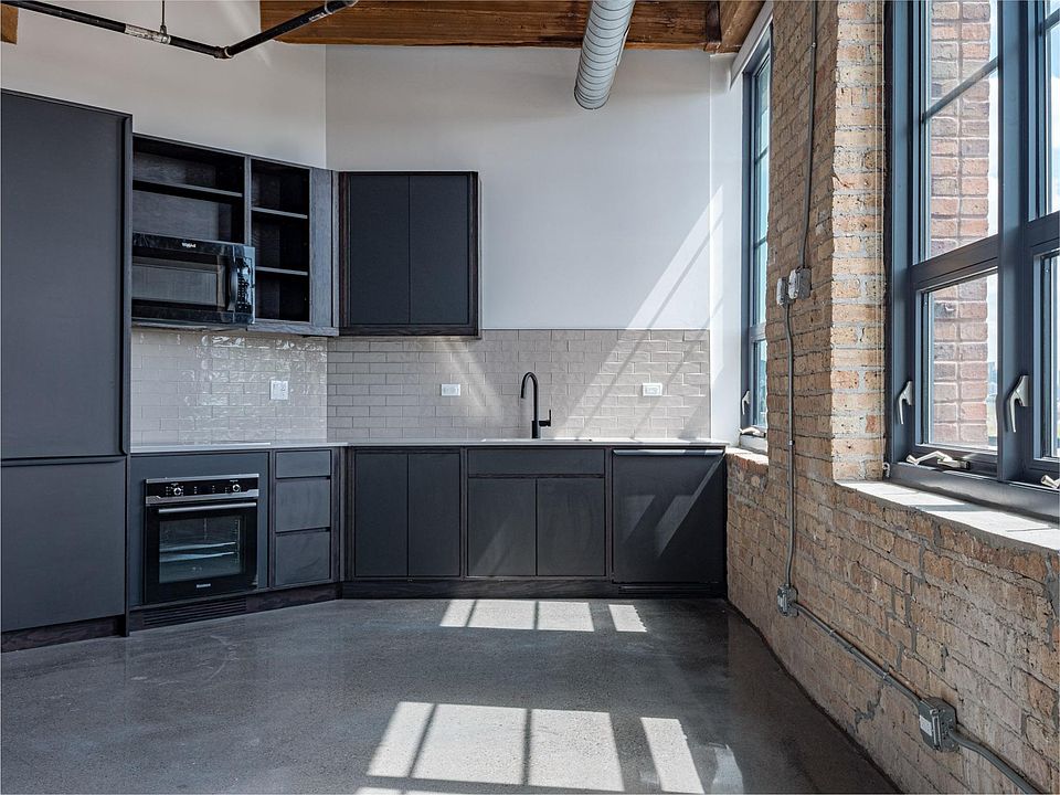 1st image of 2080 N Southport Ave #306