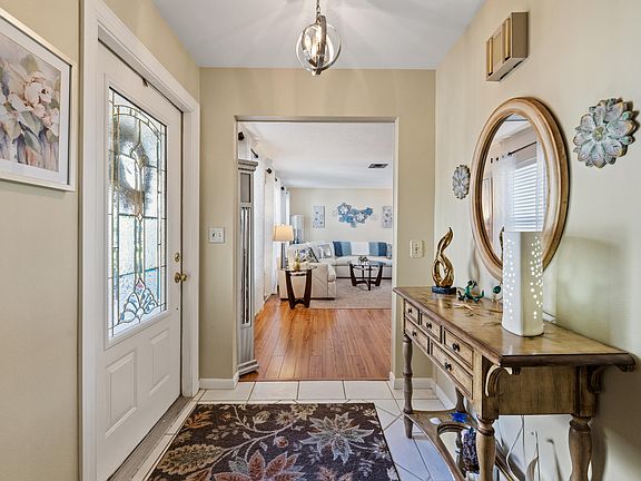 5th image of 4176 SE Fairway Court