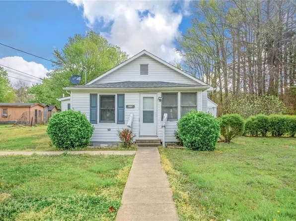 800 Cardwell St, Elizabeth City, NC 27909