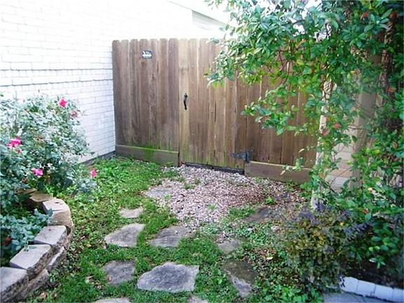 2nd image of 12815 Ashford Knoll Dr