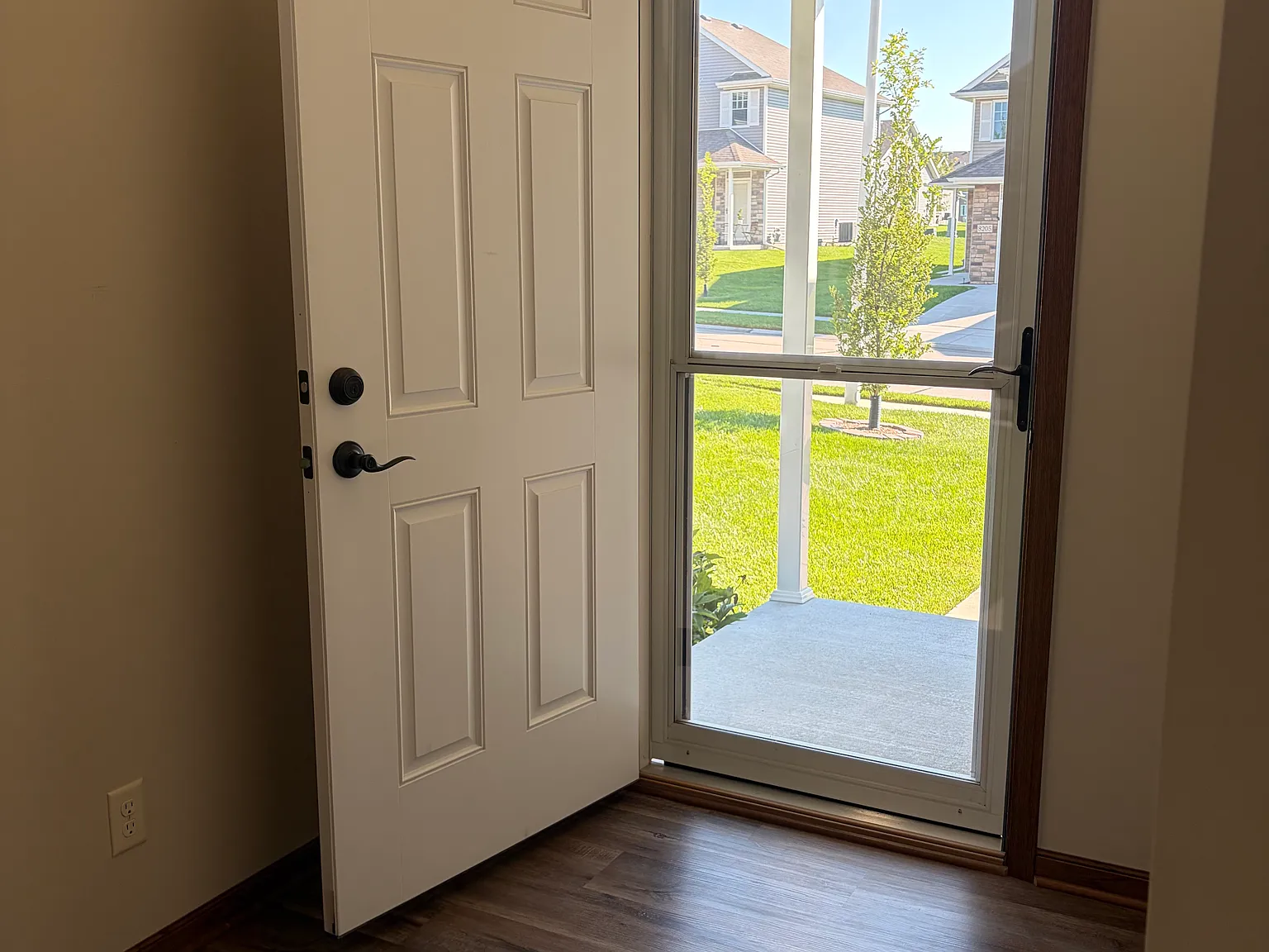4 bed, 2513 sqft, $2,450 — Photo 2