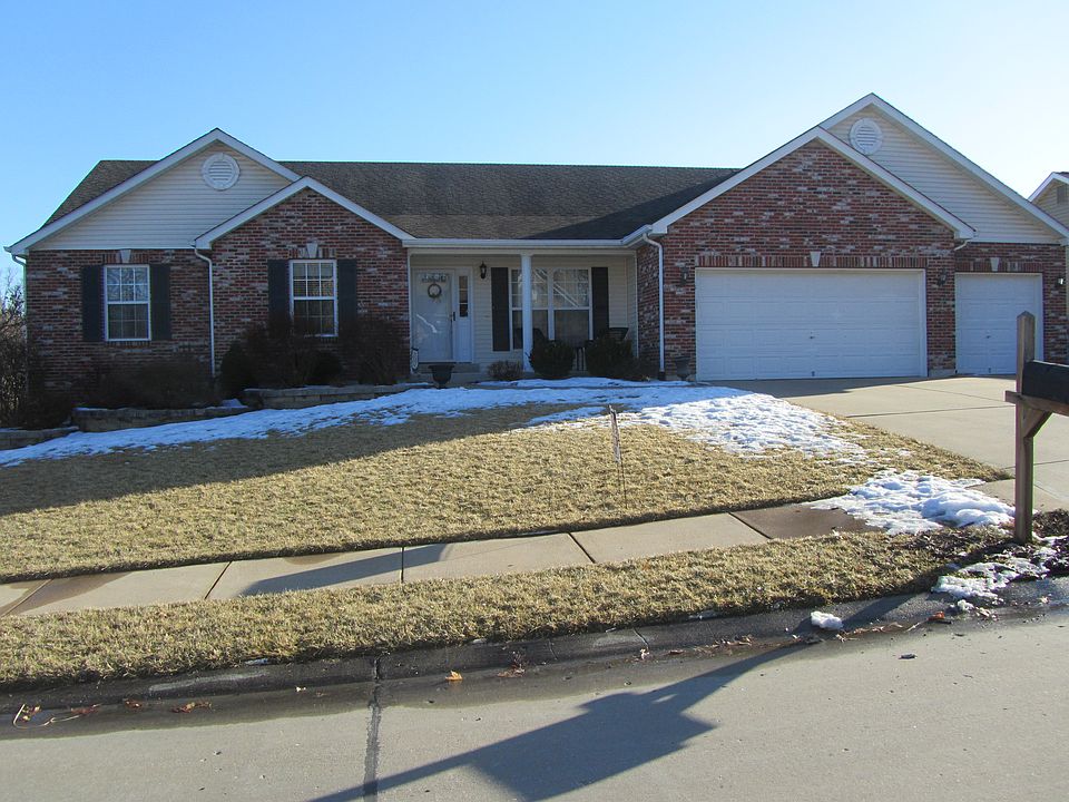 1st image of 909 Locksley Manor Dr