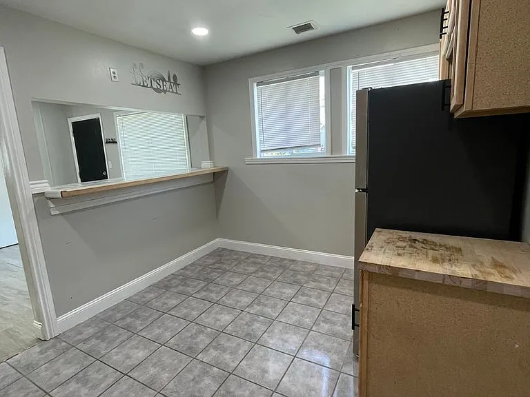 18503 Riopelle St — Photo 5