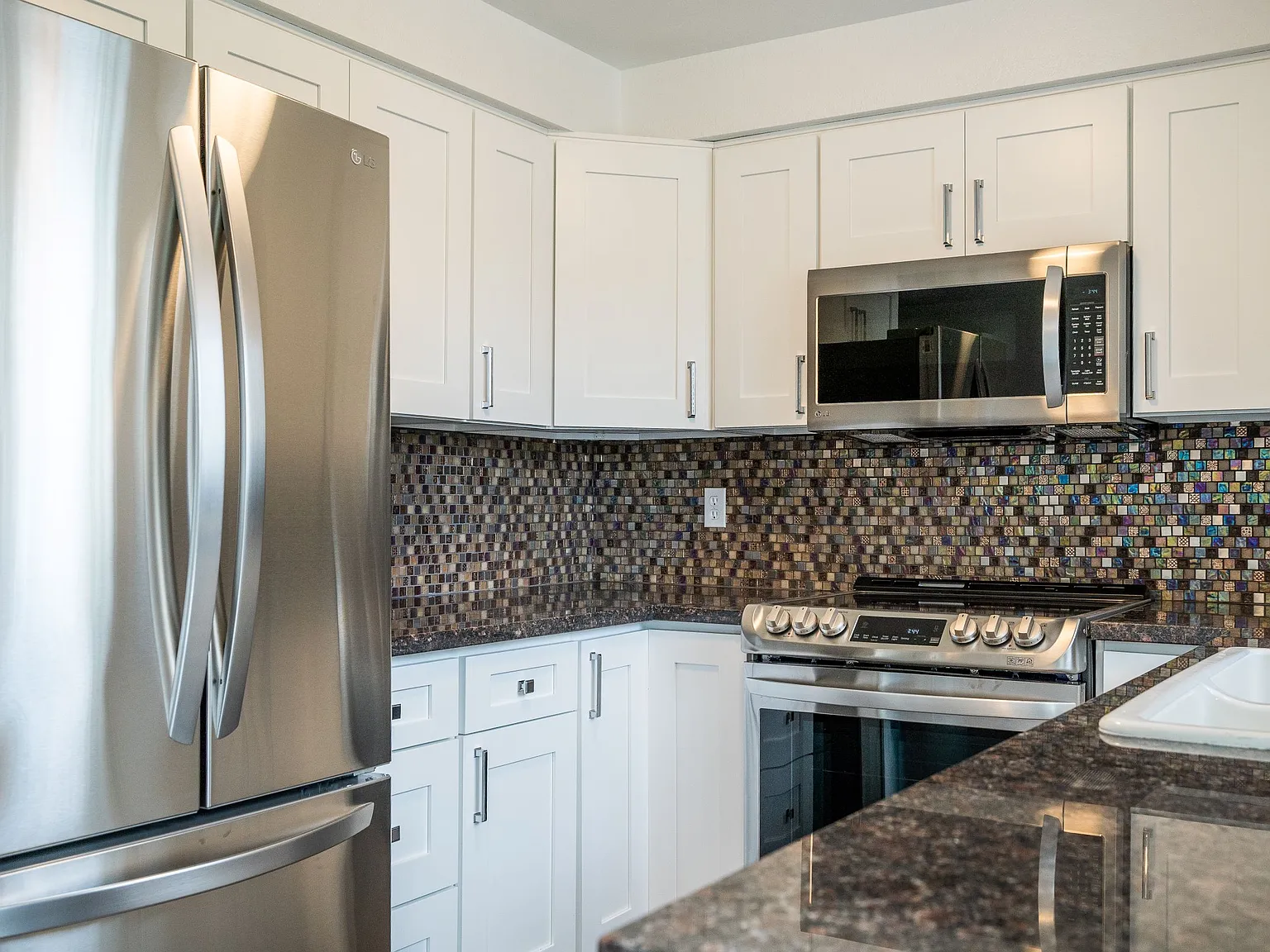 2 bed, 825 sqft, $1,425 — Photo 3