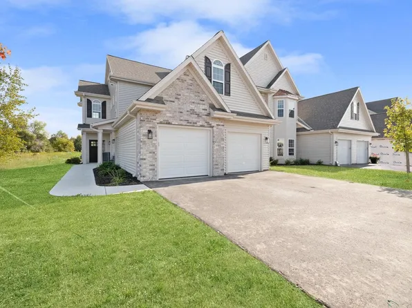 1832 Woodland WAY, Slinger, WI 53086