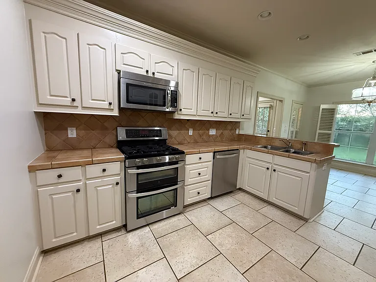 716 Danforth Dr — Photo 14