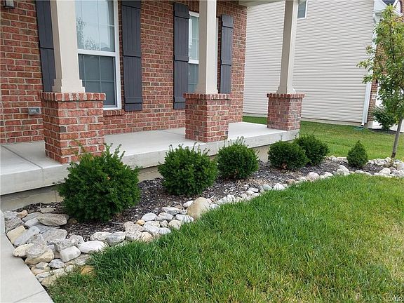 2nd image of 2084 Lincolnshire Dr