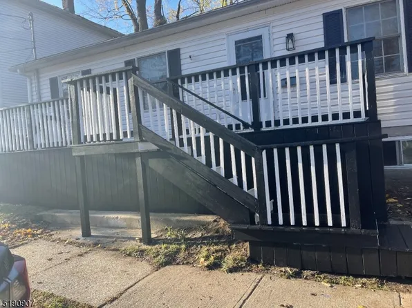 12 Hamilton St, Newton Town, NJ 07860