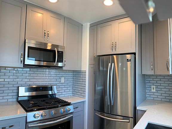 2nd image of 513 Avenue G