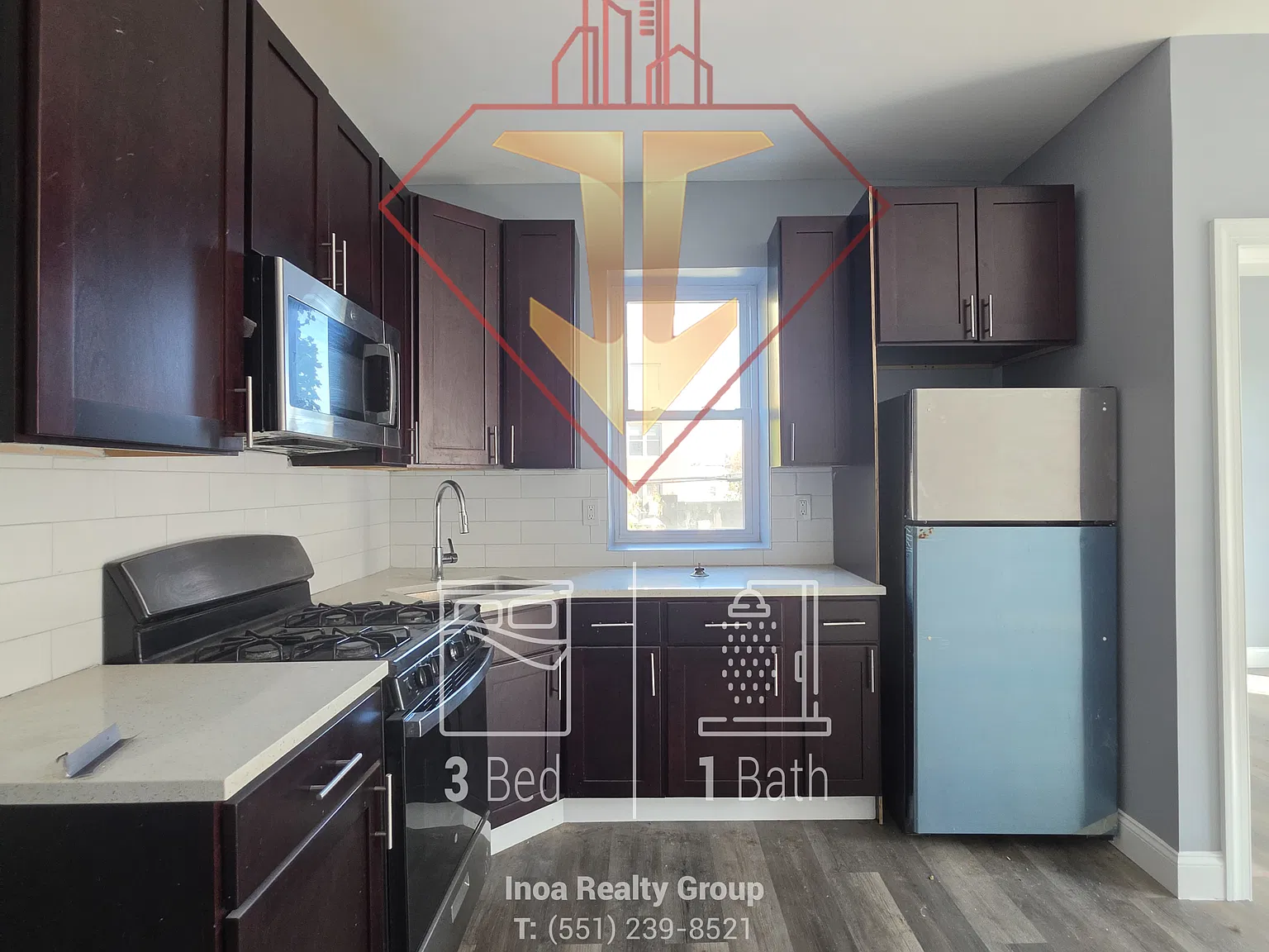 3 bed, 450 sqft, $2,100 — Photo 3