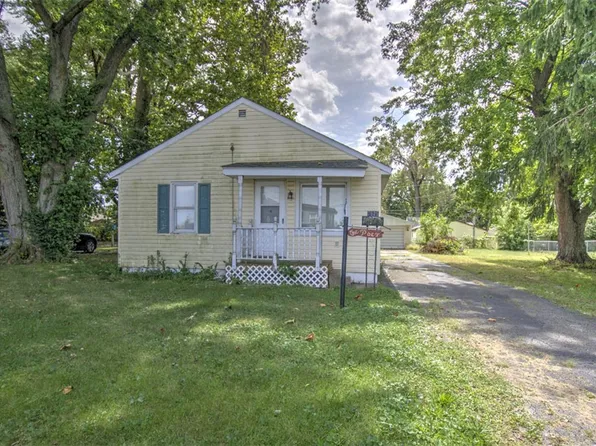 2925 E Harrison Ave, Decatur, IL 62526