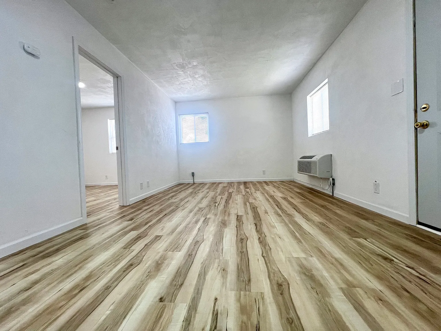 1 bed, 500 sqft, $875 — Photo 2