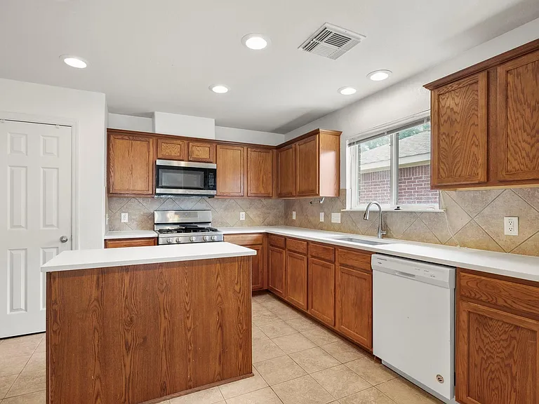 3211 Falcon Trail Dr — Photo 12