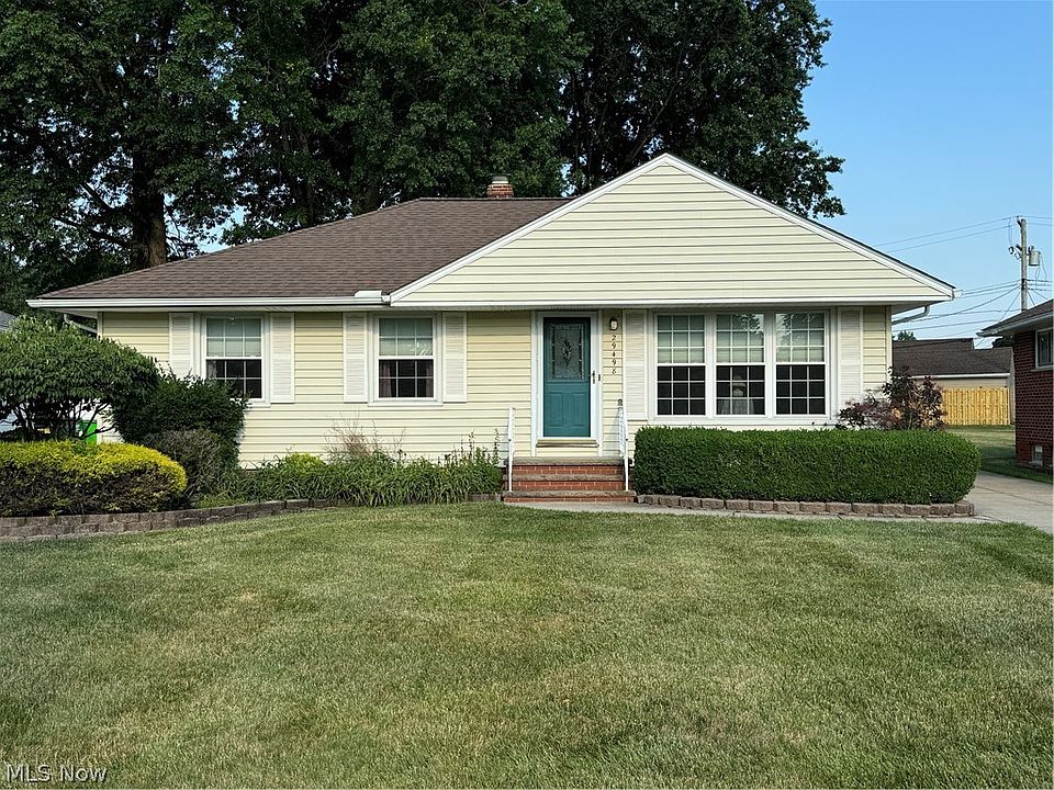 1st image of 29498 Oakwood Dr