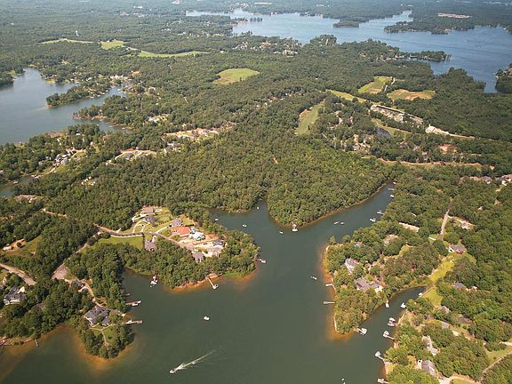 5th image of 509 Misty Banks Dr #2