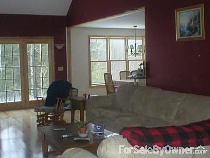 Living room : Large open design, perfect for entertaining or just snuggling up by the fire