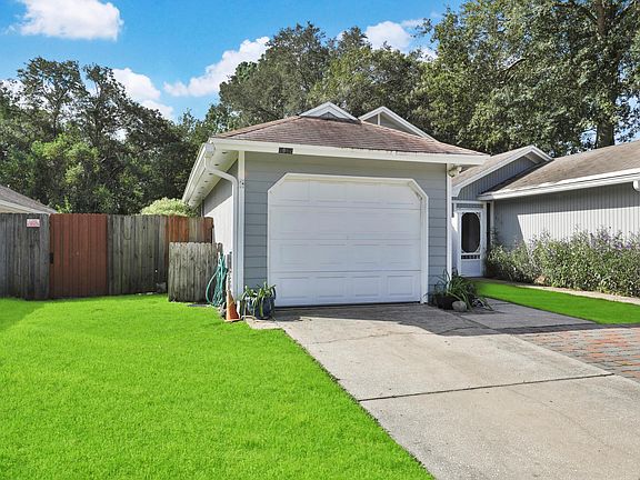 3rd image of 3862 Windridge Ct