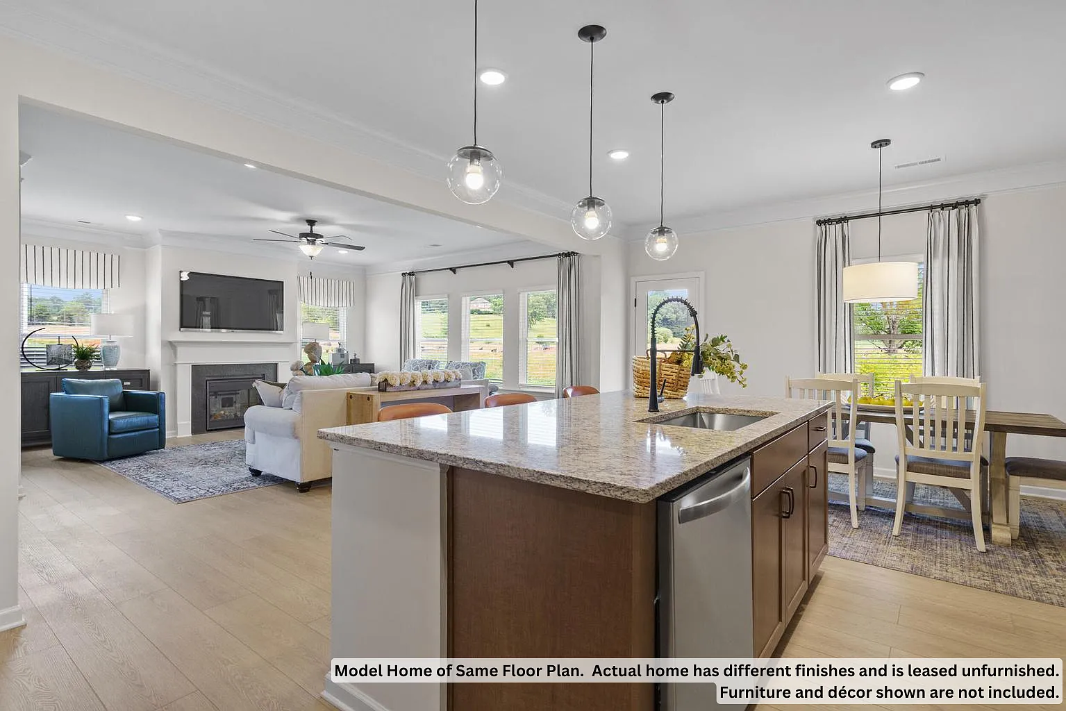 4 bed, 2.5 bath, 2565 sqft, $2,800 — Photo 4