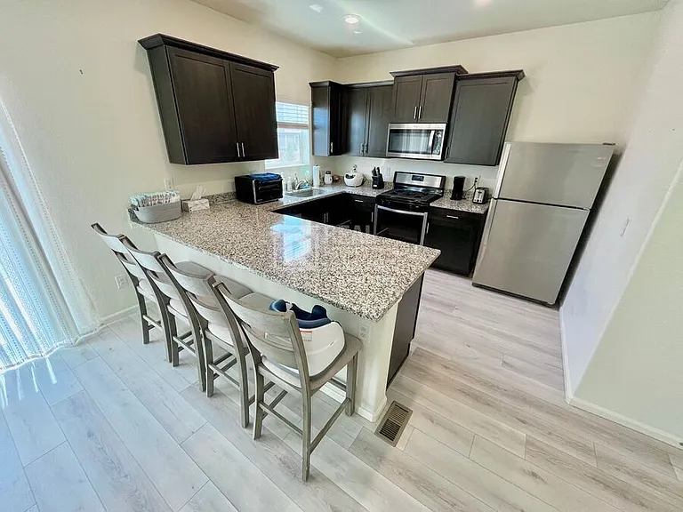 7104 Vermillion St — Photo 3