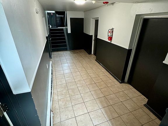 3rd image of 824 N West St APT 9